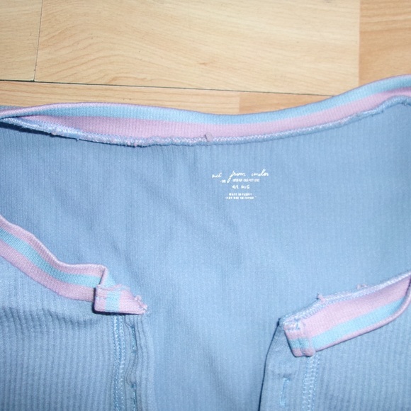 Light Blue Ribbed Crop Top - Picture 3 of 3